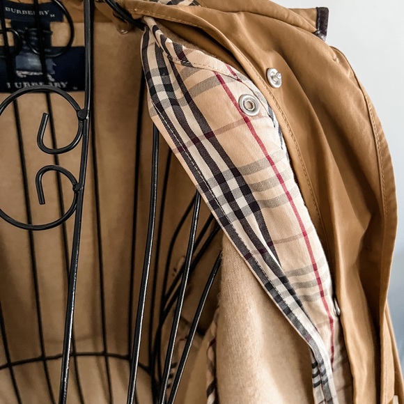 Burberry tan jacket with detachable wool liner - Picture 3 of 5